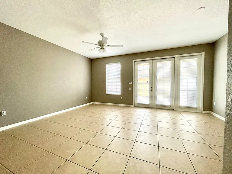 7727 Fairgrove Ave — Photo 11