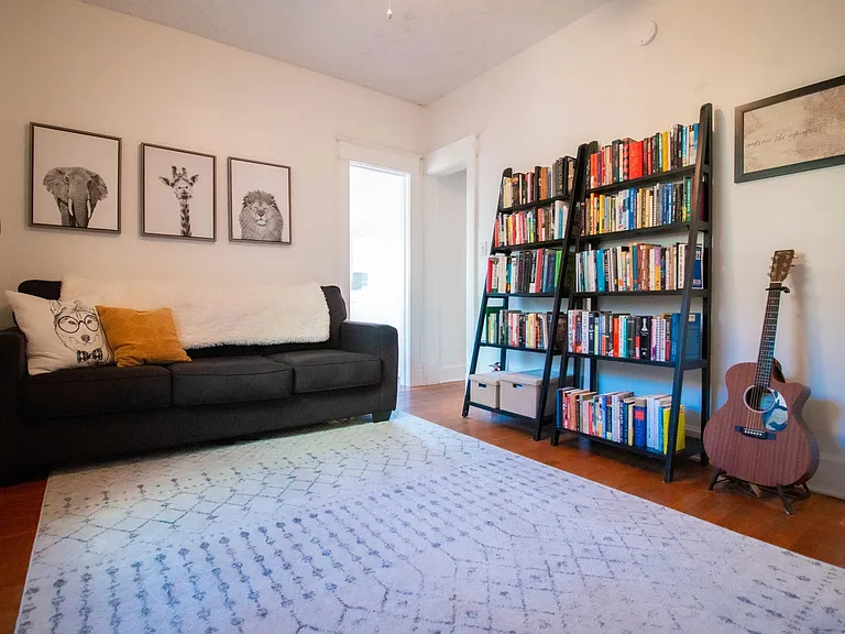 4607 Cambridge St — Photo 29