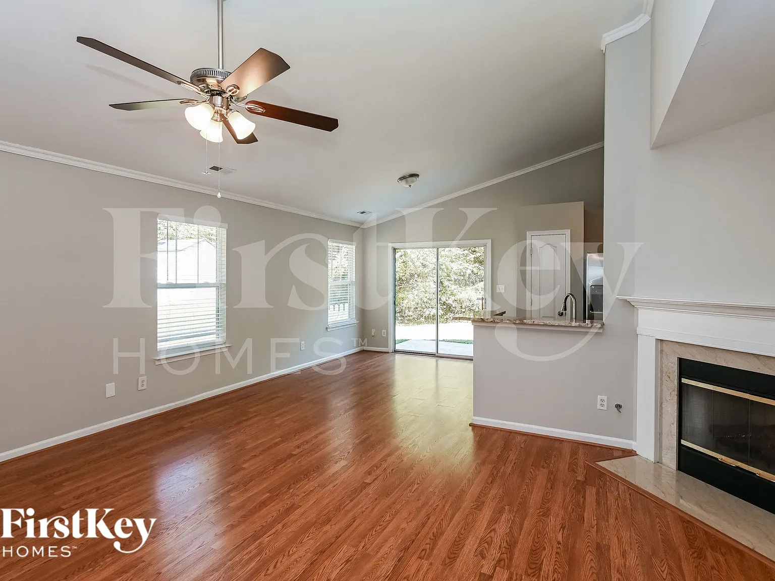 3 bed, 2.0 bath, 1240 sqft, $1,795 — Photo 4