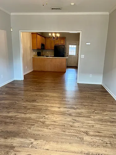 216 Lincoln Grn Photo 1