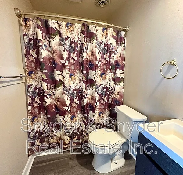 777 W Market St #C-2 — Photo 12