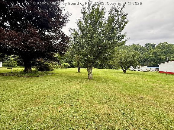 4th image of 1663 Grapevine Rd