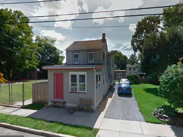 26 Pearl St, Allentown, NJ 08501