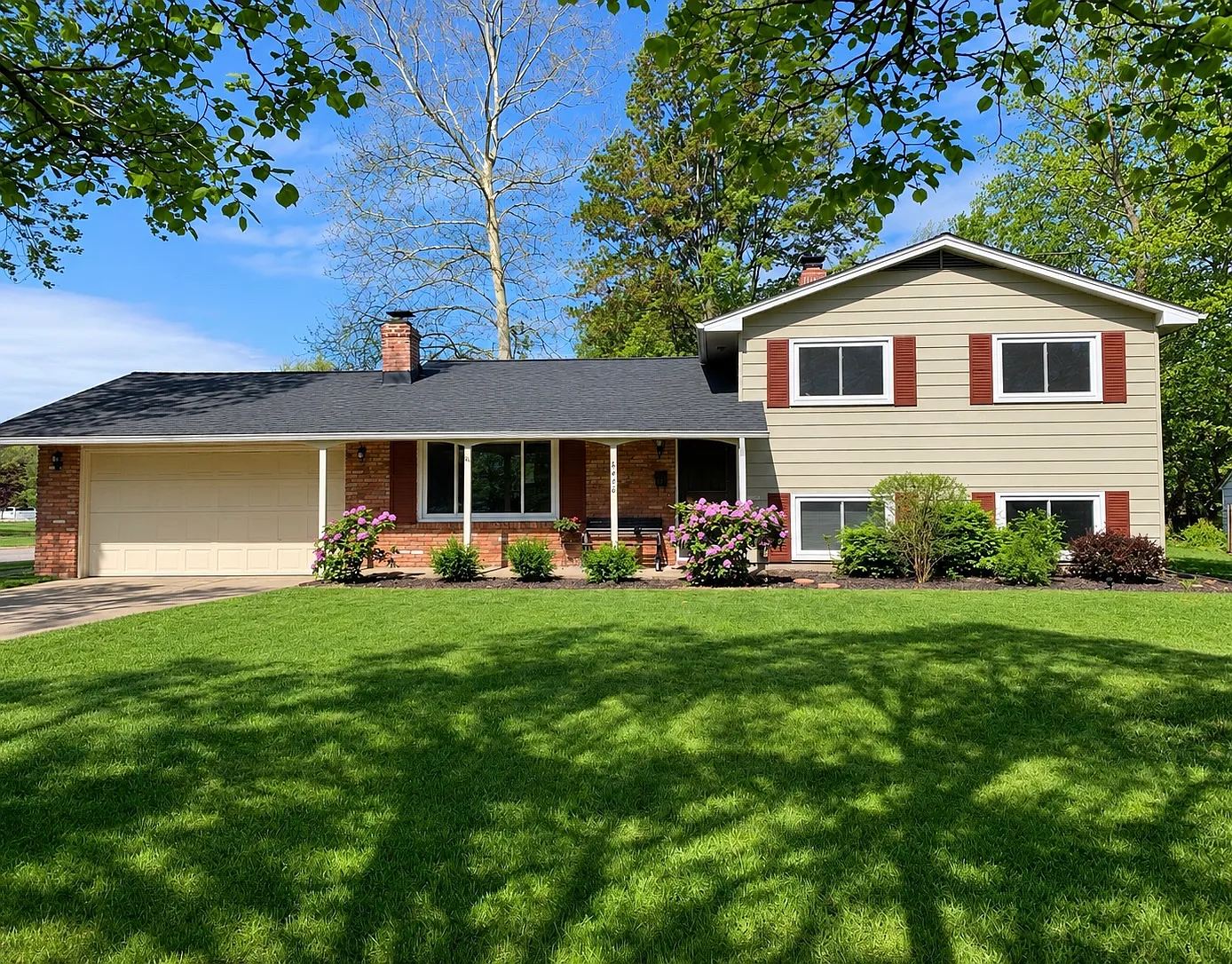 3 bed, 1.5 bath, 1620 sqft, $2,000 — Photo 1