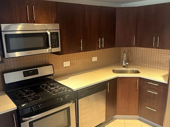 4th image of 2638 21st St APT 2K