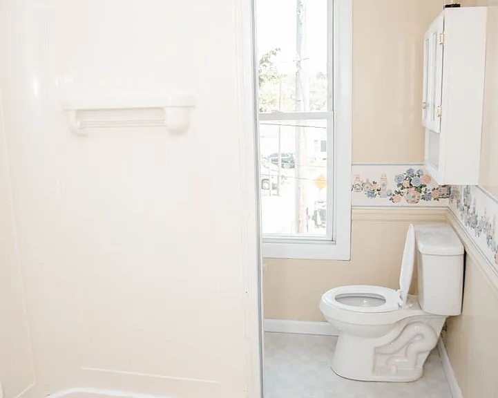 327 Spruce St — Photo 14