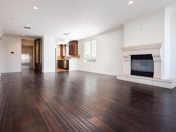 4th image of 124 N Orlando Ave #101