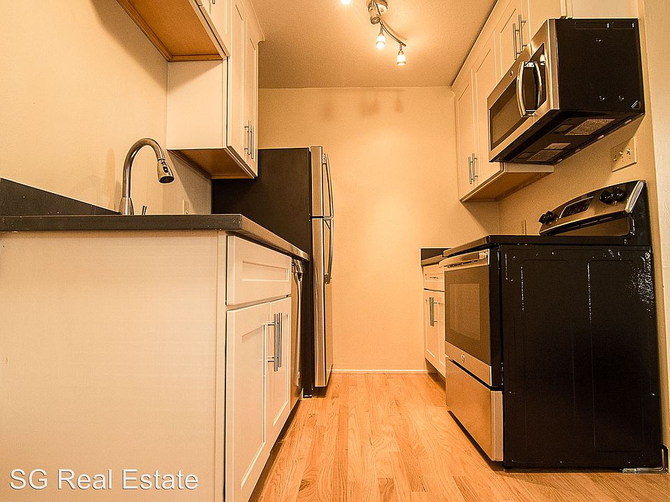 1st image of 220 E 15th St APT 2