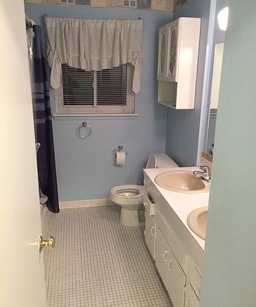 3rd image of 2727 Chesterfield Dr