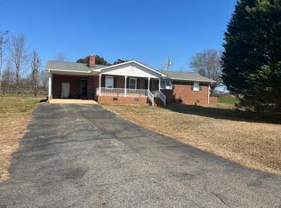 150 Peachtree Ln, Chesnee, SC 29323