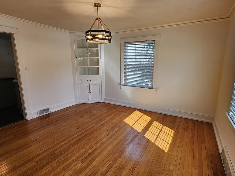 212 Roosevelt Ave — Photo 14