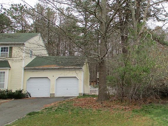 3rd image of 15 Lilly Ct