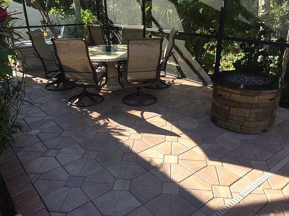 Large Screened Patio