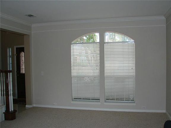 5th image of 3021 Oak Meadow Dr