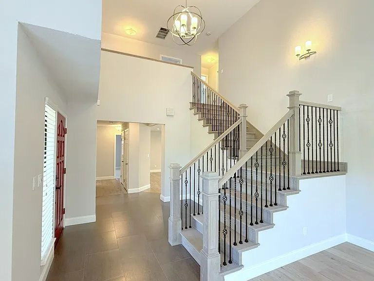 1040 Hill Meadow Pl — Photo 8