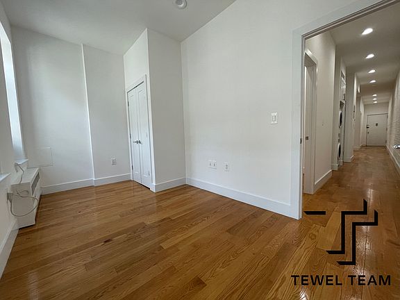 3rd image of 2067 Adam C Powell Blvd #5DD