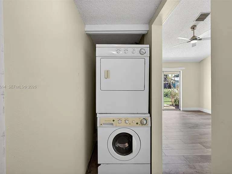 1954 Windsor Dr #1954 — Photo 25