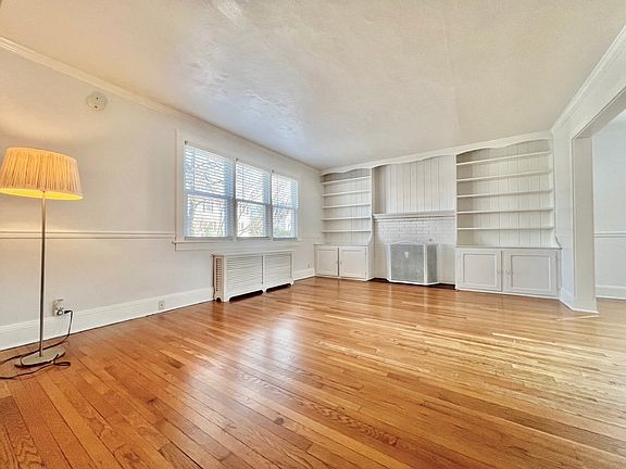 4th image of 6231 Rolfe Ave