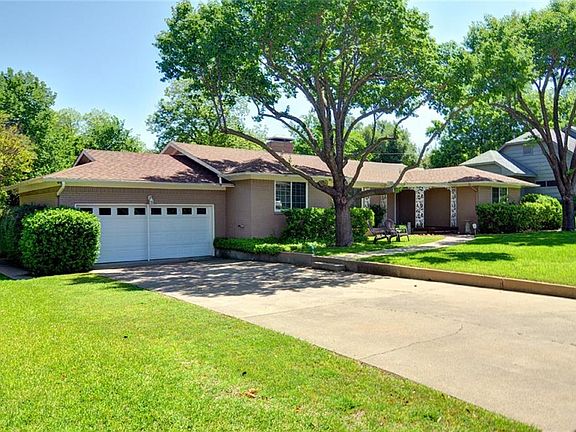 3rd image of 4205 Westmont Ct