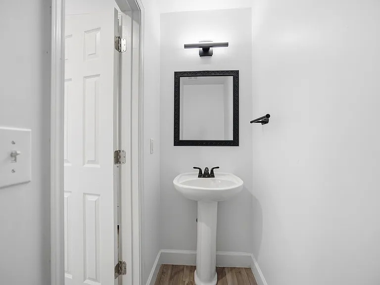 8502 Appledale Dr — Photo 16