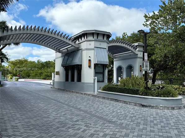 399 Poinciana Dr #1215, Sunny Isles Beach, FL 33160