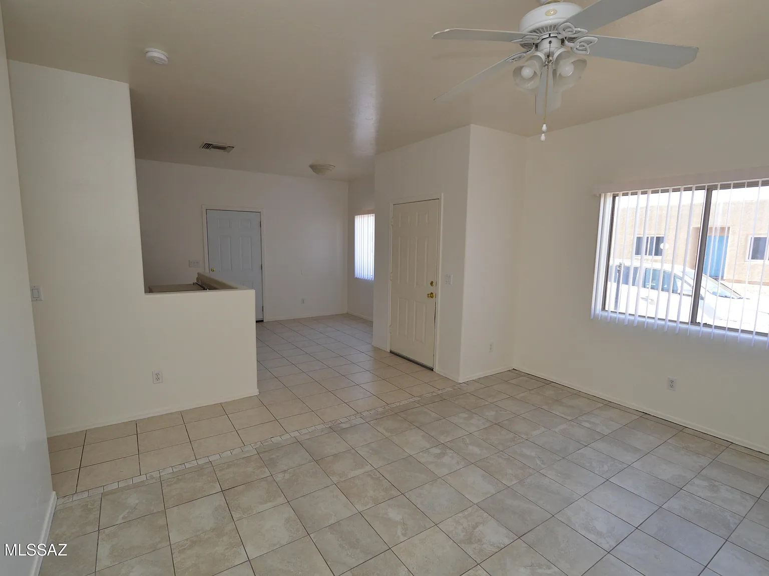 2 bed, 2.0 bath, 966 sqft, $1,400 — Photo 2