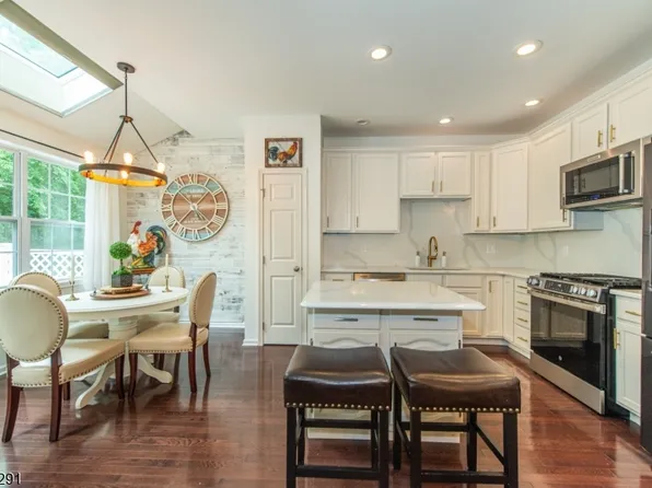 15 Julia Pl, Mount Olive Twp., NJ 07828
