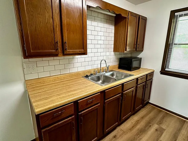 1058 Morningside Dr — Photo 18
