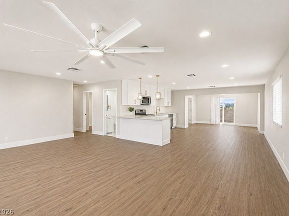 4th image of 3182 Palmdale St