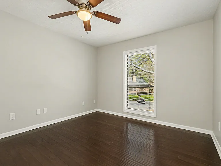 918 Dunbar Dr — Photo 9
