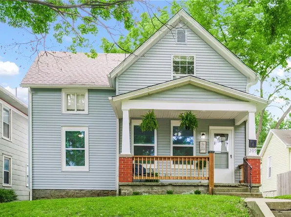 209 Elm St, Leavenworth, KS 66048