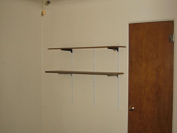 4th image of 1006 S Woodrow Ave