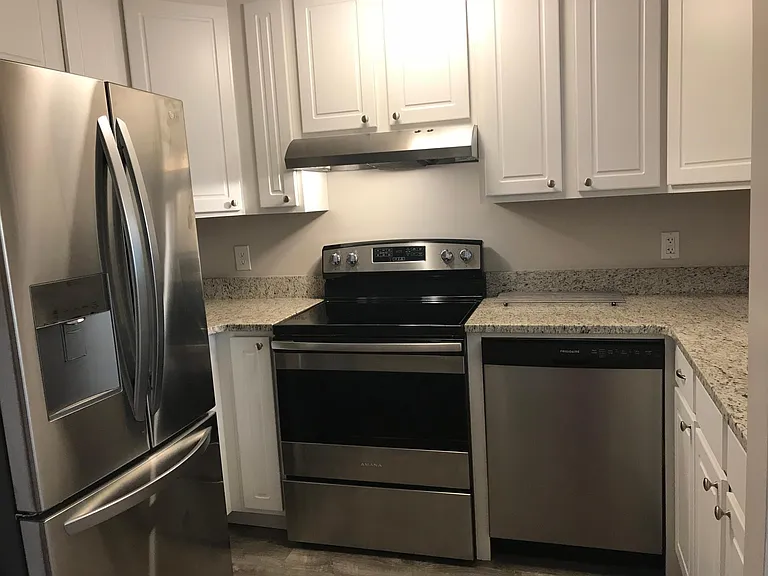 33 Maplewood Ave #111 — Photo 8