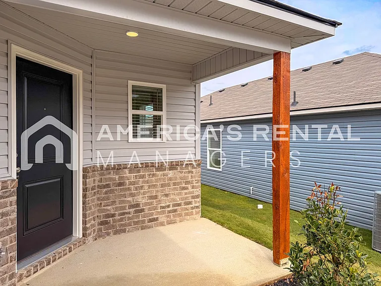 176 Dogwood St — Photo 3