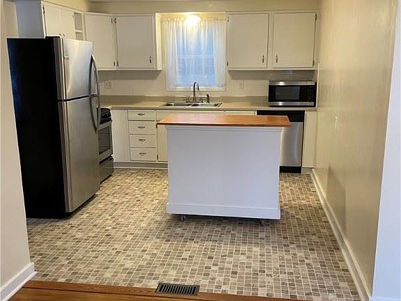 5th image of 2123 Plainview Ave