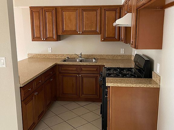 3rd image of 215 S Occidental Blvd #211