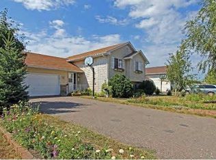 924 S Walnut St, Belle Plaine, MN 56011