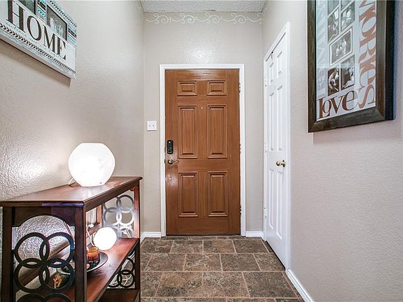3rd image of 204 Eastridge Ct