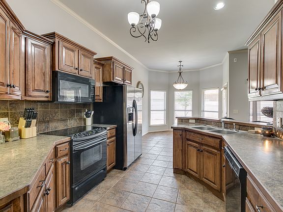 3rd image of 17016 Autumnwood Dr
