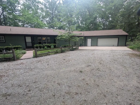 11530 Pond Rd, Montague, MI 49437