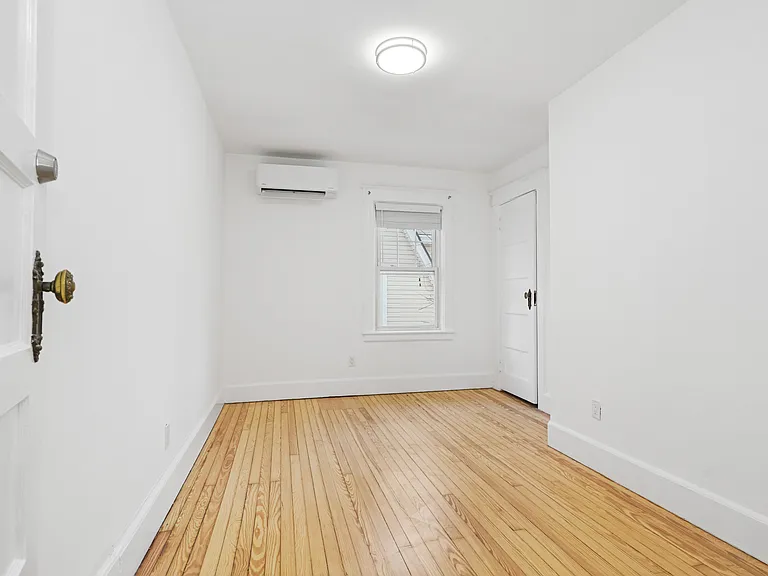 27 5th St #2 — Photo 6