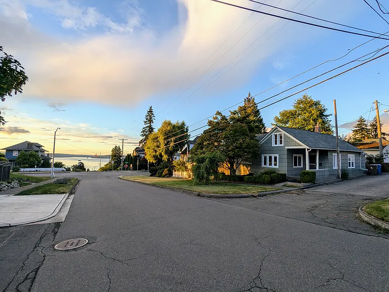 2913 N Alder St — Photo 18