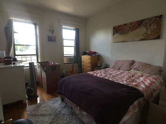 5th image of 339 Jefferson Ave #3