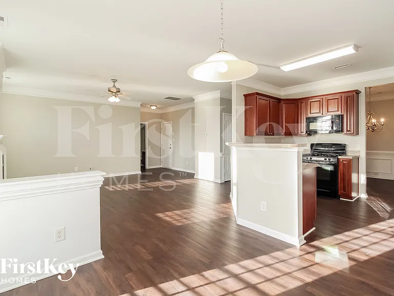 124 Fining Ct — Photo 3