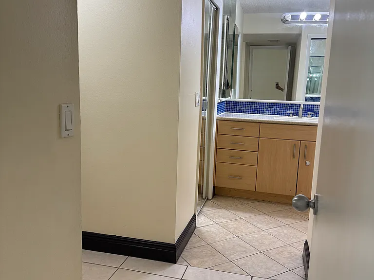 215 Lakeview Dr #105 — Photo 15