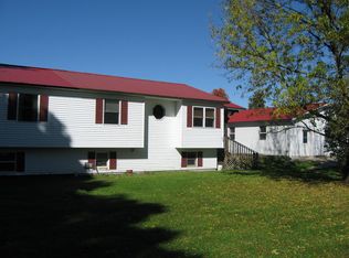 87 Hanna Rd, Highgate, VT 05459