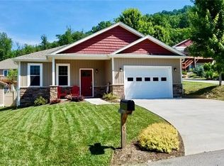 3 Golden Harvest Trl, Swannanoa, NC 28778