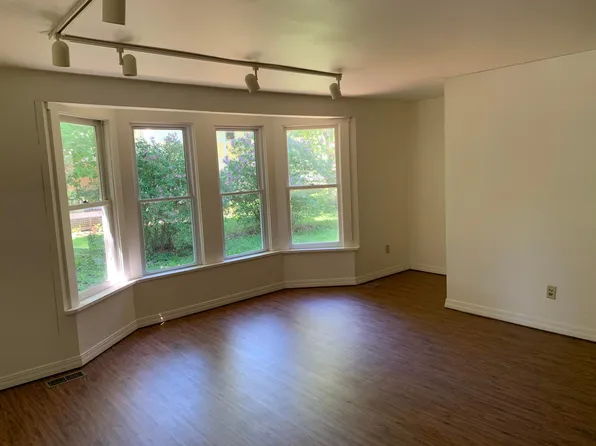 117 W Main St, Richmond, VT 05477