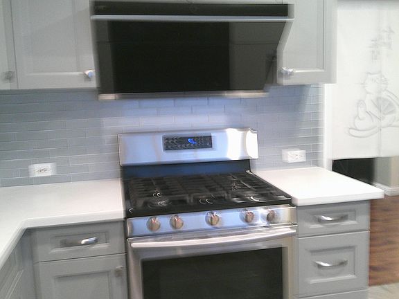 3rd image of 209 S Oakland Ave Unit A