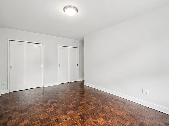 4th image of 1135 Pelham Pkwy N APT 3B